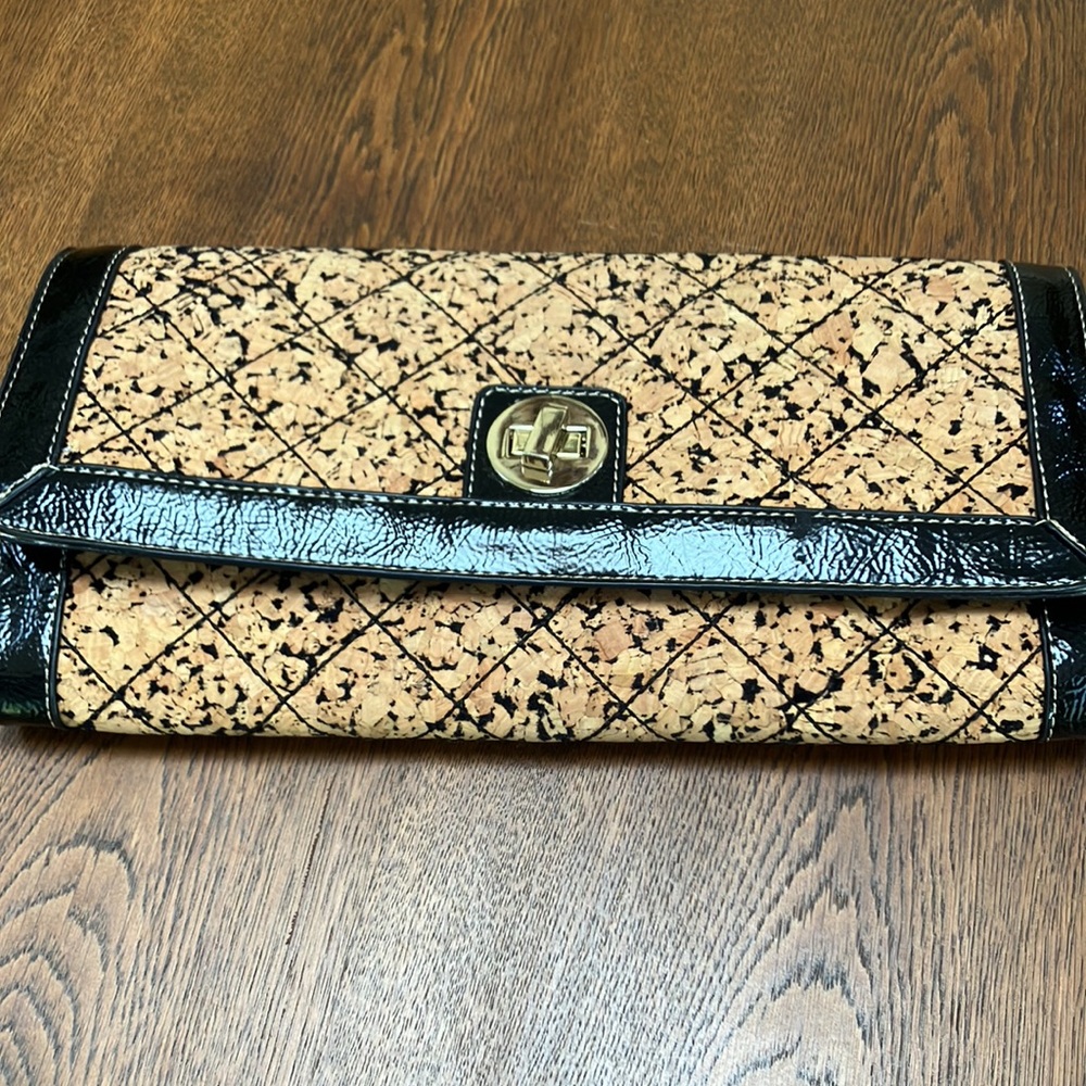 Cork-like Sondra Roberts Clutch or shoulder bag.Preowned. 6x12”. Removable strap